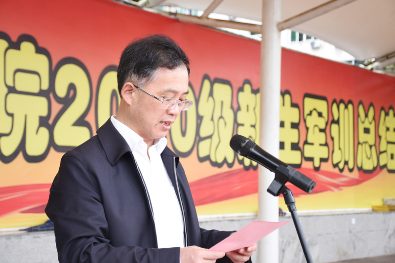 1622167345385018342.jpg 胡佳武书记宣布分列式表演开始.jpg