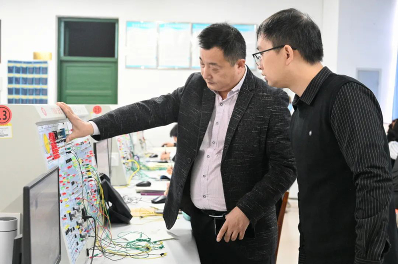 1665385334048043816.jpg 4唐绪伟、钟卫鹏2.jpg